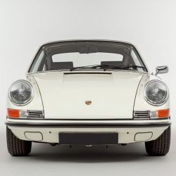 LHD Porsche 911 2.2E (1971) - 8000km - fully restored with complete history