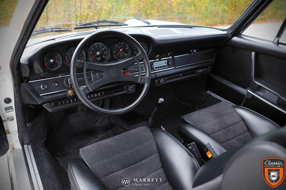 Porsche 911S 2.4L Sunroof Coupe