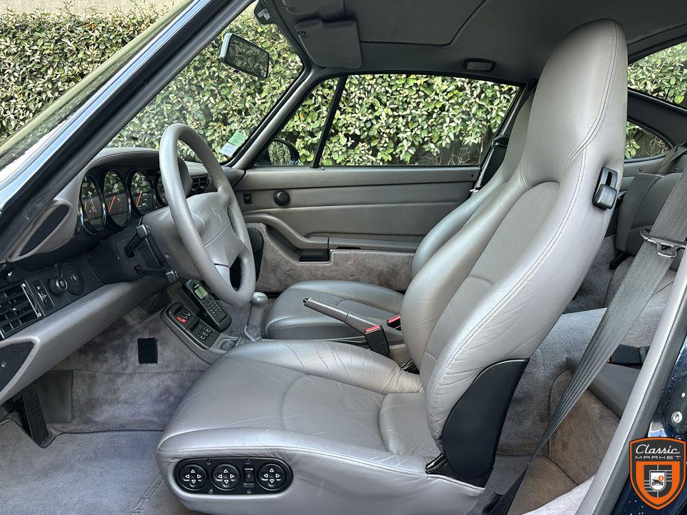 Porsche 911 - 993 Carrera 4S