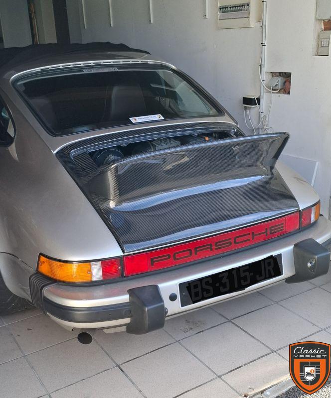 Capot "queue de canard" 911 classic fibre carbone.