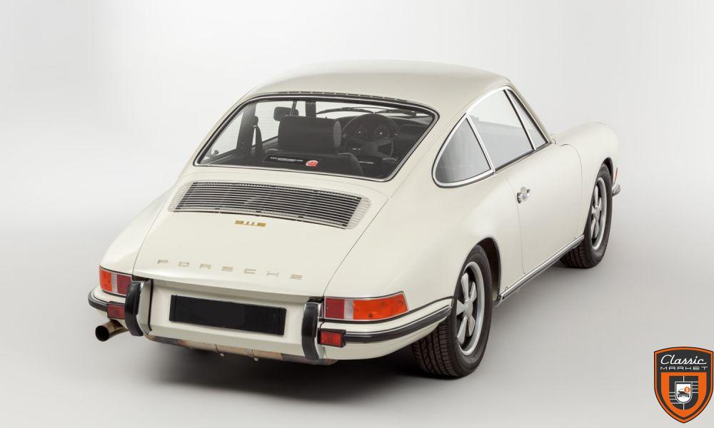 LHD Porsche 911 2.2E (1971) - 8000km - fully restored with complete history